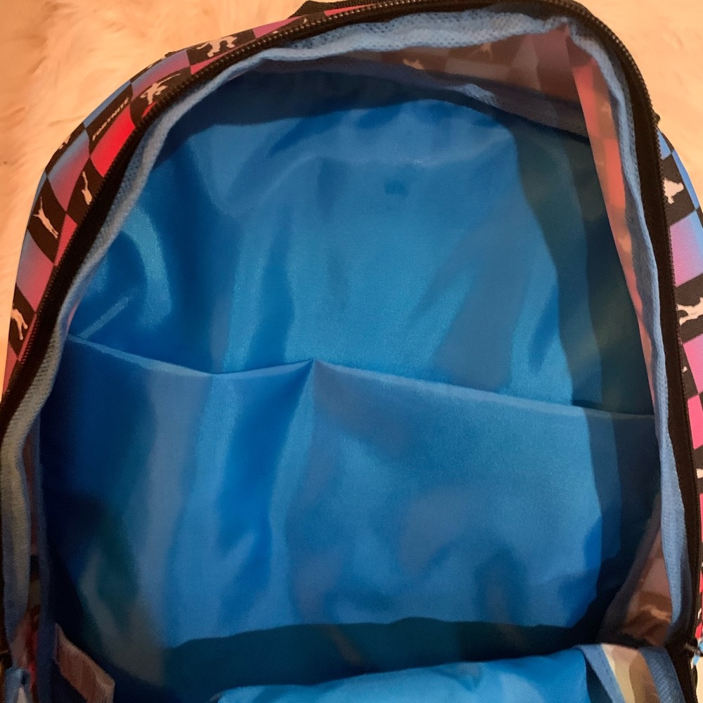 Backpack - Picture 4 of 5